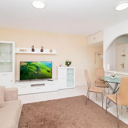Apartman Gases 52 *